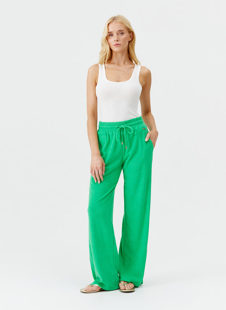 betty-green-trouser_model_2025_P 