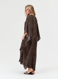 carla-cheetah-kaftan_model_B