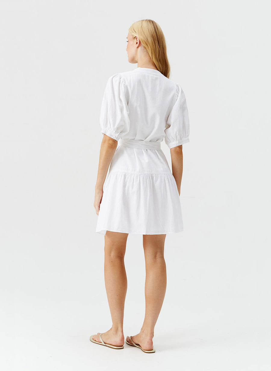 kinly-white-dress_model_2025_B 