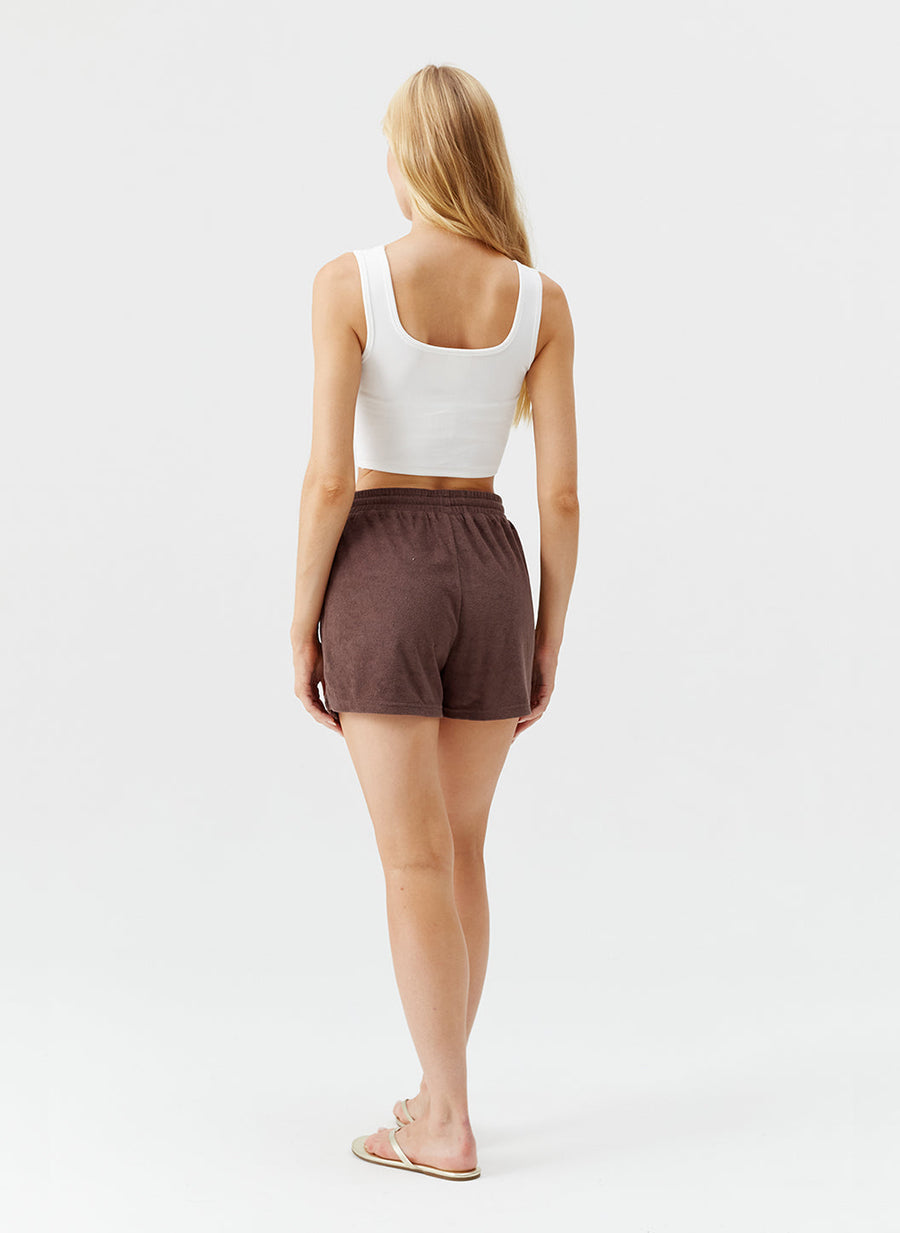 laura-coffee-shorts_model_2025_B 