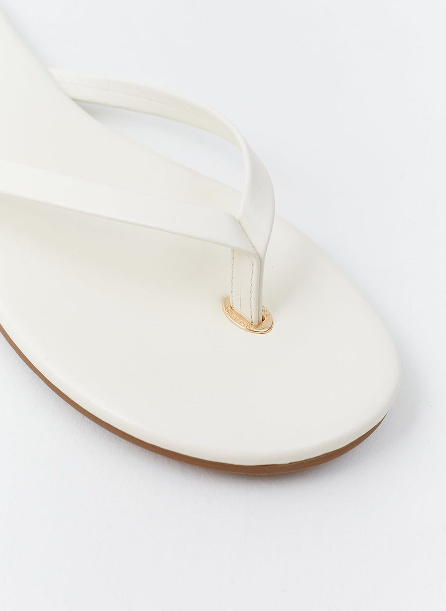 sandals-ivory_cutouts_2025_3 