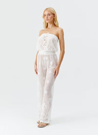 viv-white-jumpsuit_model_2025_F 